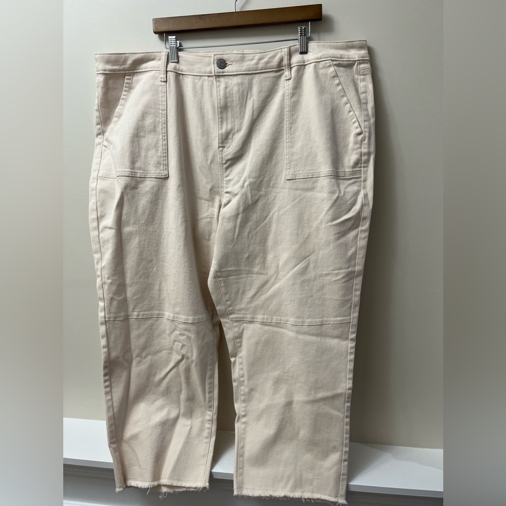 24 W 🆕 Utility Straight High Wasted Crop Pants